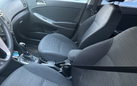 Hyundai Solaris II рестайлинг, 2015 год, 1 300 000 рублей, 13 фотография