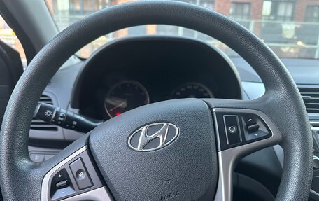 Hyundai Solaris II рестайлинг, 2015 год, 1 300 000 рублей, 14 фотография