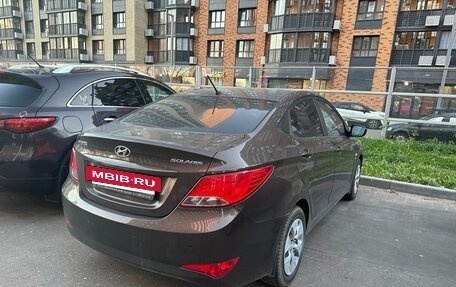 Hyundai Solaris II рестайлинг, 2015 год, 1 300 000 рублей, 23 фотография