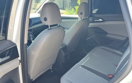 Volkswagen Taos, 2022 год, 1 900 000 рублей, 9 фотография