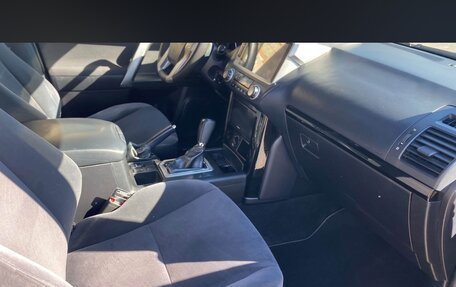 Toyota Land Cruiser Prado 150 рестайлинг, 2014 год, 3 300 000 рублей, 18 фотография