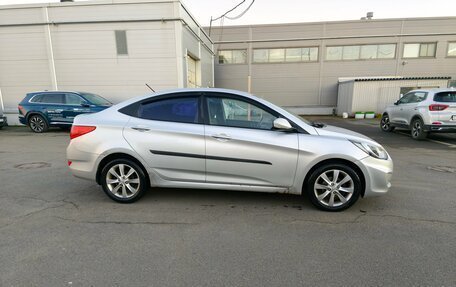 Hyundai Solaris II рестайлинг, 2011 год, 589 000 рублей, 4 фотография