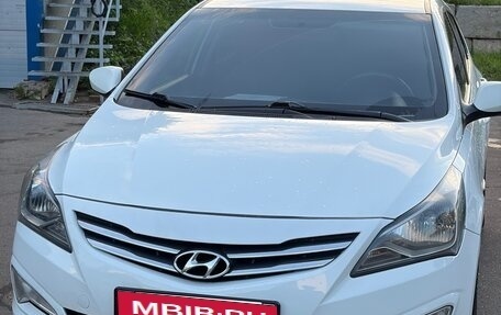 Hyundai Solaris II рестайлинг, 2014 год, 799 000 рублей, 1 фотография