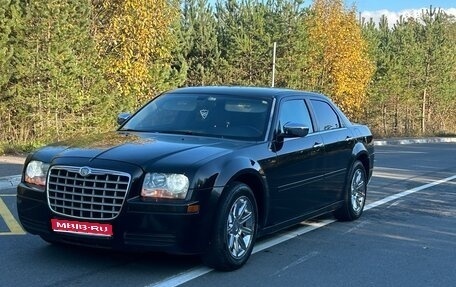 Chrysler 300C II, 2005 год, 900 000 рублей, 1 фотография