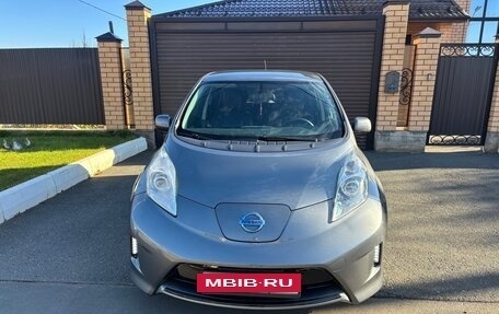 Nissan Leaf I, 2015 год, 1 350 000 рублей, 2 фотография