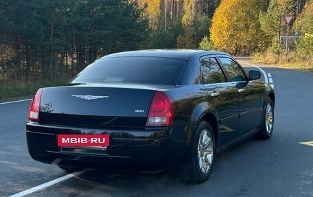 Chrysler 300C II, 2005 год, 900 000 рублей, 4 фотография