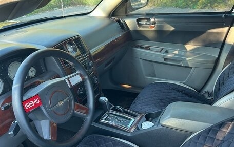 Chrysler 300C II, 2005 год, 900 000 рублей, 6 фотография