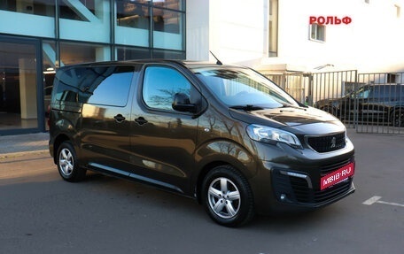Peugeot Traveller I, 2018 год, 2 350 000 рублей, 3 фотография
