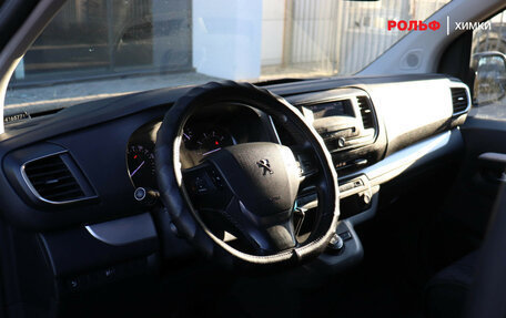 Peugeot Traveller I, 2018 год, 2 350 000 рублей, 7 фотография