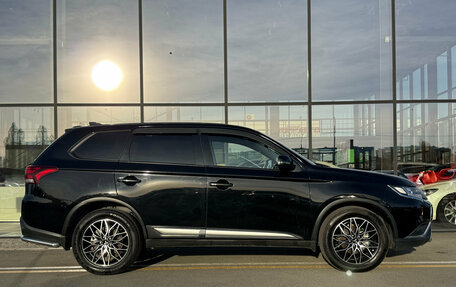 Mitsubishi Outlander III рестайлинг 3, 2018 год, 2 150 000 рублей, 5 фотография