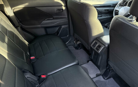 Mitsubishi Outlander III рестайлинг 3, 2018 год, 2 150 000 рублей, 13 фотография
