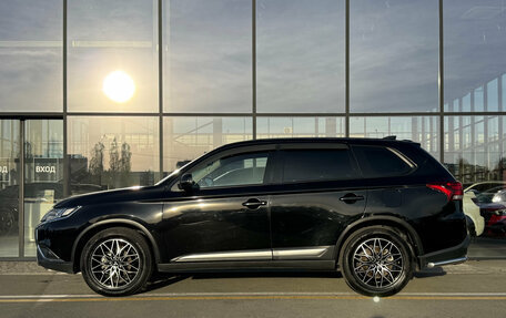 Mitsubishi Outlander III рестайлинг 3, 2018 год, 2 150 000 рублей, 9 фотография