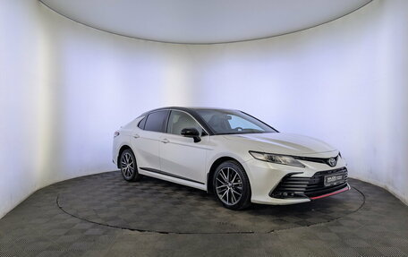 Toyota Camry, 2021 год, 2 900 000 рублей, 3 фотография
