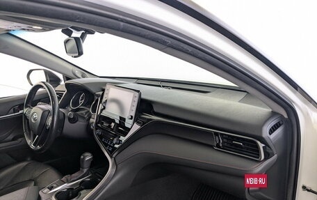 Toyota Camry, 2021 год, 2 900 000 рублей, 11 фотография