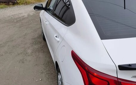 Hyundai Solaris II рестайлинг, 2021 год, 1 400 000 рублей, 5 фотография