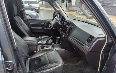 Mitsubishi Pajero IV рестайлинг 2, 2007 год, 1 490 000 рублей, 10 фотография
