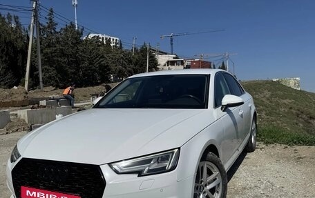 Audi A4, 2017 год, 1 900 000 рублей, 10 фотография