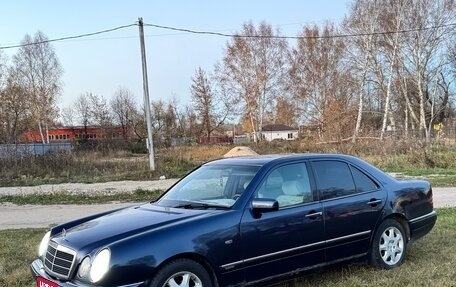 Mercedes-Benz E-Класс, 1997 год, 325 000 рублей, 1 фотография