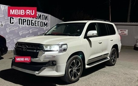 Toyota Land Cruiser 200, 2019 год, 6 990 000 рублей, 3 фотография