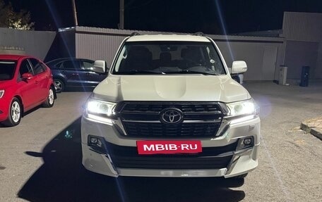 Toyota Land Cruiser 200, 2019 год, 6 990 000 рублей, 2 фотография