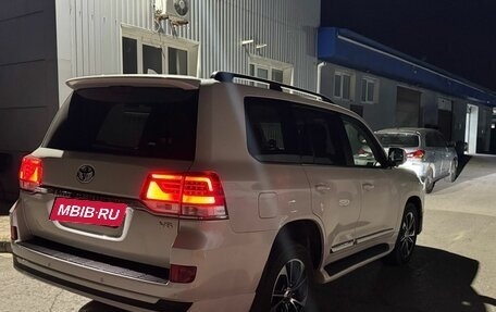 Toyota Land Cruiser 200, 2019 год, 6 990 000 рублей, 5 фотография