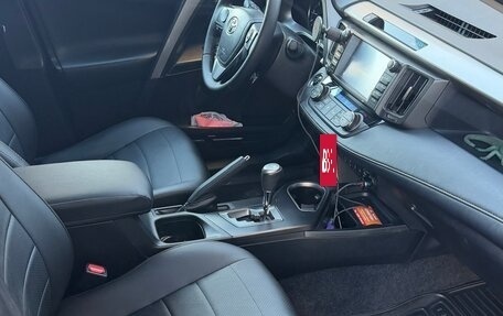 Toyota RAV4, 2018 год, 2 300 000 рублей, 9 фотография