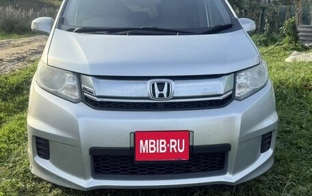 Honda Freed I, 2015 год, 1 600 000 рублей, 1 фотография