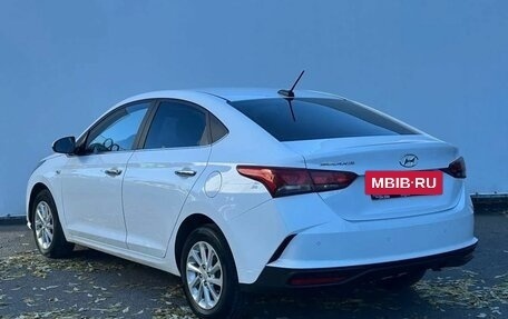 Hyundai Solaris II рестайлинг, 2021 год, 1 800 000 рублей, 7 фотография