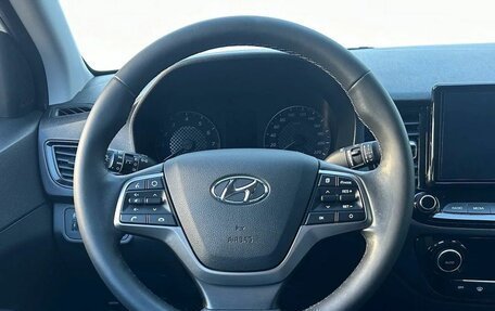 Hyundai Solaris II рестайлинг, 2021 год, 1 800 000 рублей, 12 фотография
