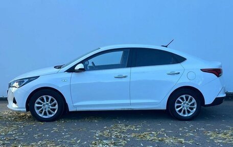Hyundai Solaris II рестайлинг, 2021 год, 1 800 000 рублей, 8 фотография