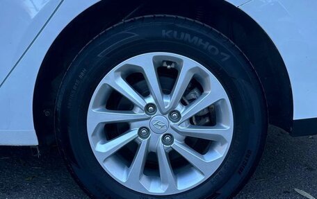 Hyundai Solaris II рестайлинг, 2021 год, 1 800 000 рублей, 16 фотография