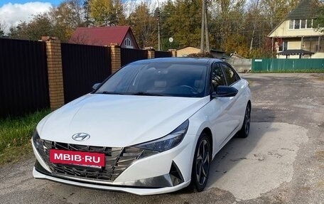 Hyundai Elantra, 2021 год, 2 190 000 рублей, 2 фотография