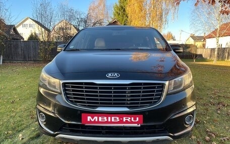 KIA Carnival III, 2016 год, 2 399 000 рублей, 2 фотография