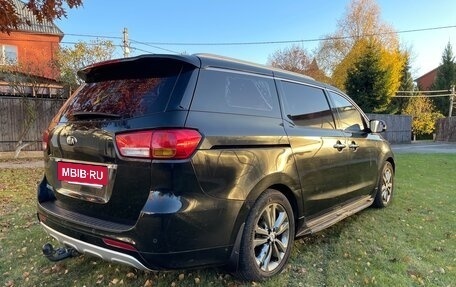 KIA Carnival III, 2016 год, 2 399 000 рублей, 3 фотография