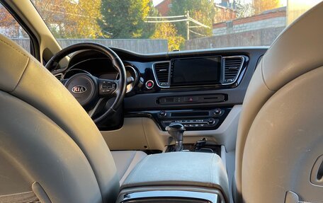 KIA Carnival III, 2016 год, 2 399 000 рублей, 7 фотография