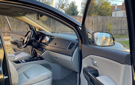 KIA Carnival III, 2016 год, 2 399 000 рублей, 5 фотография