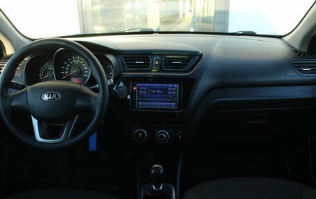 KIA Rio III рестайлинг, 2013 год, 820 000 рублей, 16 фотография