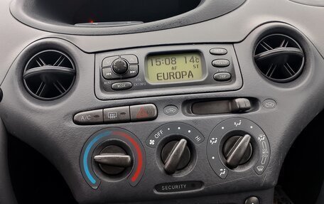 Toyota Yaris III, 2002 год, 550 000 рублей, 10 фотография