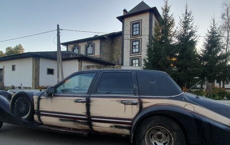 Lincoln Town Car II, 1995 год, 260 000 рублей, 1 фотография