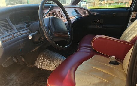 Lincoln Town Car II, 1995 год, 260 000 рублей, 2 фотография