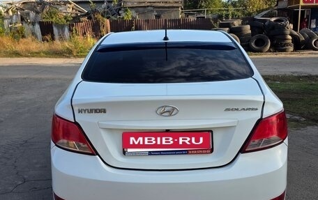 Hyundai Solaris II рестайлинг, 2015 год, 1 050 000 рублей, 2 фотография