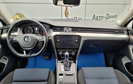 Volkswagen Passat B8 рестайлинг, 2017 год, 2 600 000 рублей, 12 фотография