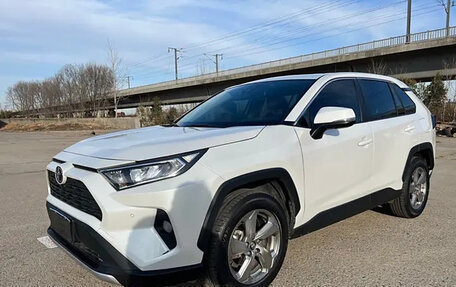 Toyota RAV4, 2023 год, 3 820 000 рублей, 1 фотография