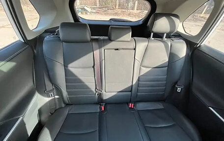 Toyota RAV4, 2023 год, 3 820 000 рублей, 13 фотография