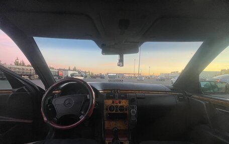 Mercedes-Benz E-Класс, 1997 год, 550 000 рублей, 9 фотография