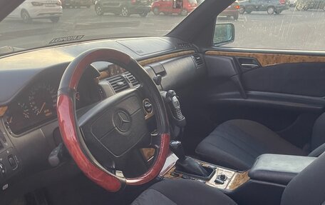 Mercedes-Benz E-Класс, 1997 год, 550 000 рублей, 7 фотография
