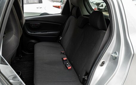 Toyota Vitz, 2017 год, 990 000 рублей, 7 фотография