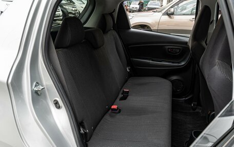 Toyota Vitz, 2017 год, 990 000 рублей, 9 фотография