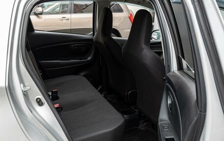 Toyota Vitz, 2017 год, 990 000 рублей, 11 фотография
