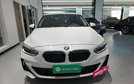 BMW 1 серия, 2022 год, 1 572 000 рублей, 2 фотография